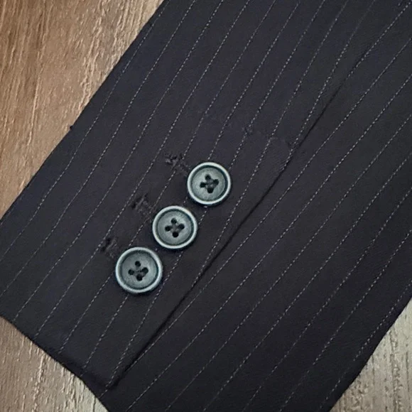 Banana Republic Dark Pinstripe Blazer, size 2, as new condition - Picture 5 of 6